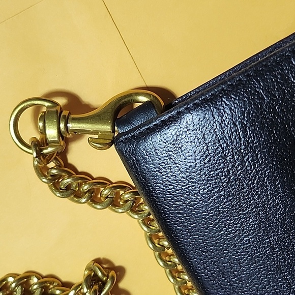 Chanel Black Leather Wallet With Detachable Chain - Picture 5 of 13